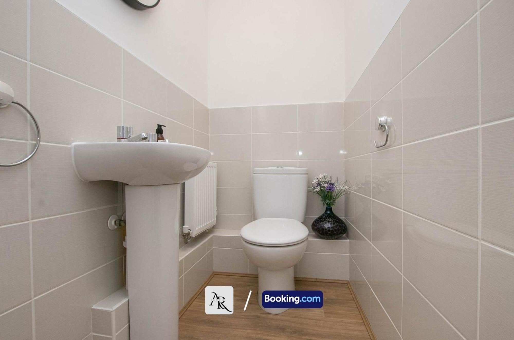 Cozy House By Ar Properties Short Lets & Serviced Accommodation Colchester Bagian luar foto