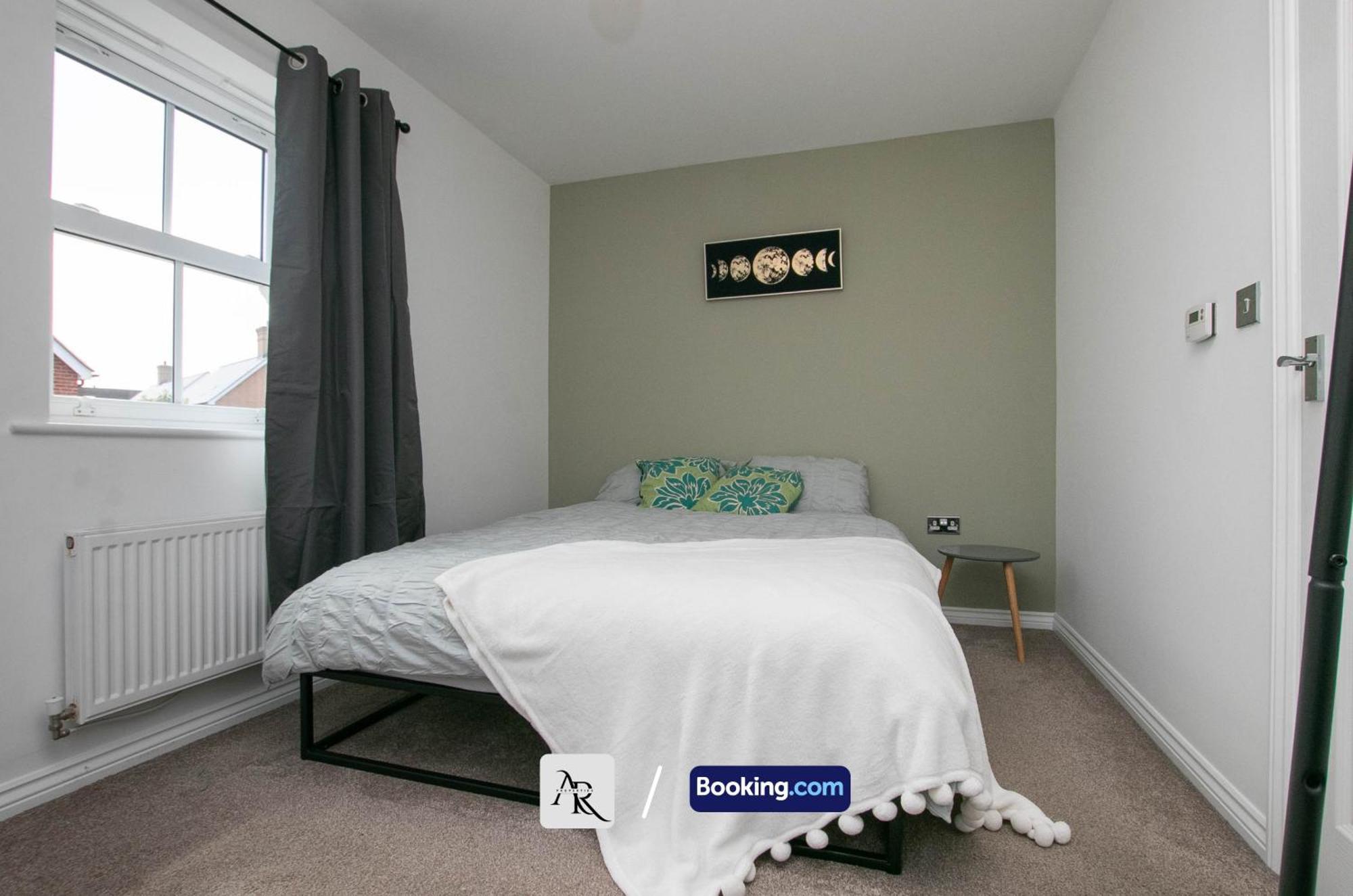 Cozy House By Ar Properties Short Lets & Serviced Accommodation Colchester Bagian luar foto